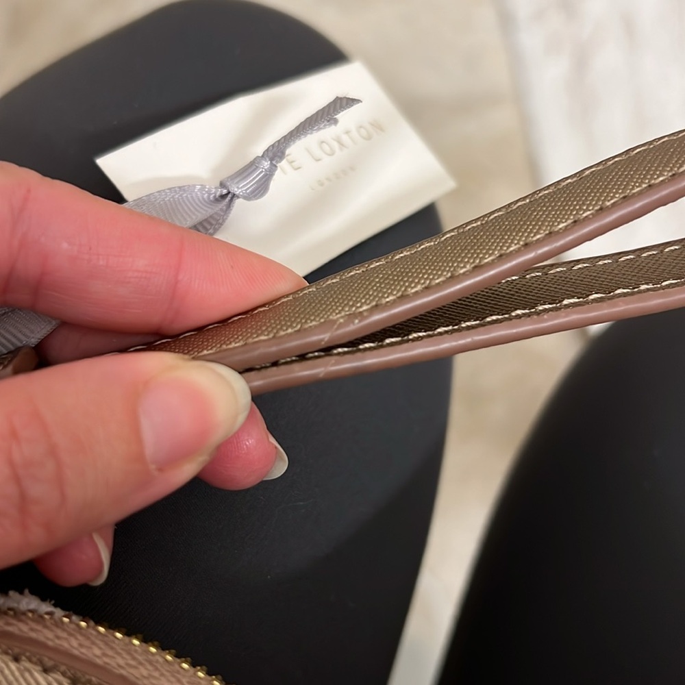 Katie Loxton Gold Heart Shaped Wristlet - Picture 9 of 10